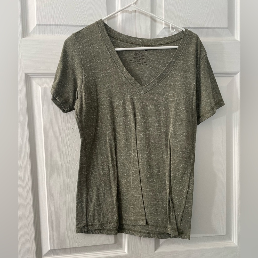 Clear Rock v-neck short sleeve